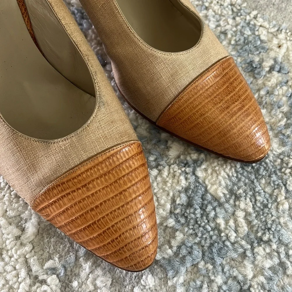 Vintage CHANEL Beige Canvas and Leather Slingback Pumps Size 8 - Picture 3 of 10